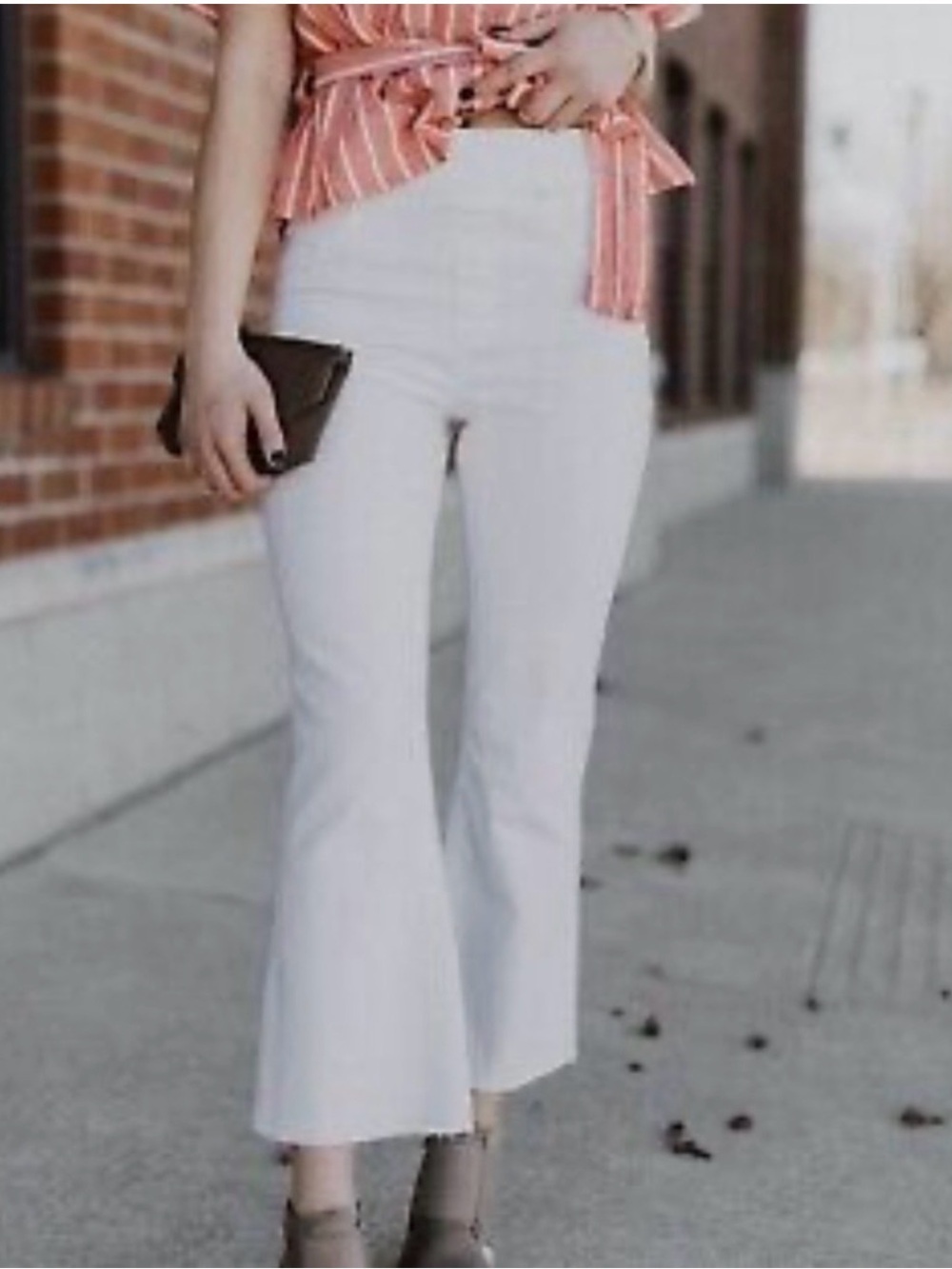 Spanx White Cropped Flare Pull On Jeans size Small